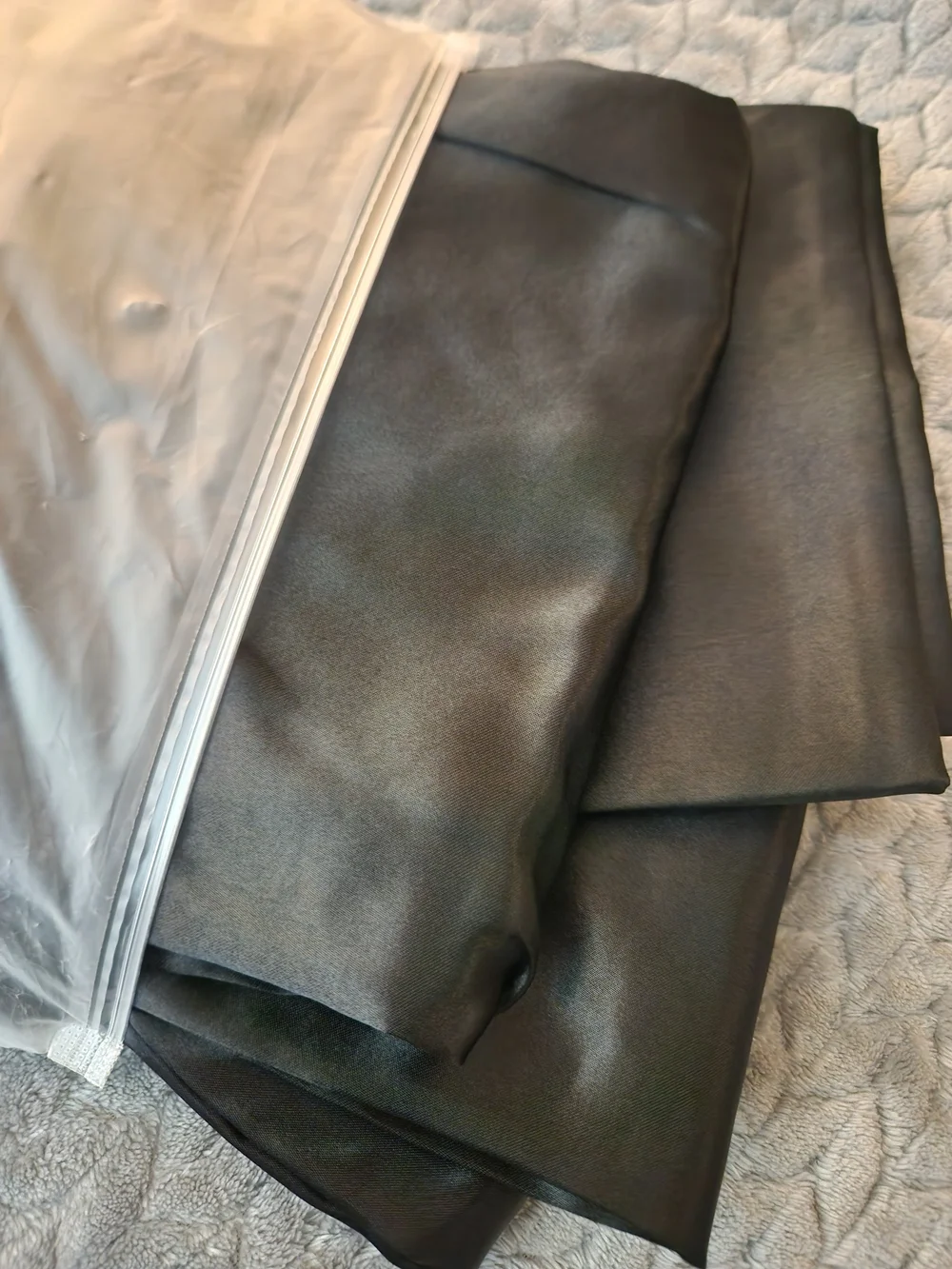 Golal Satin Black Queen Sheet Set. New.